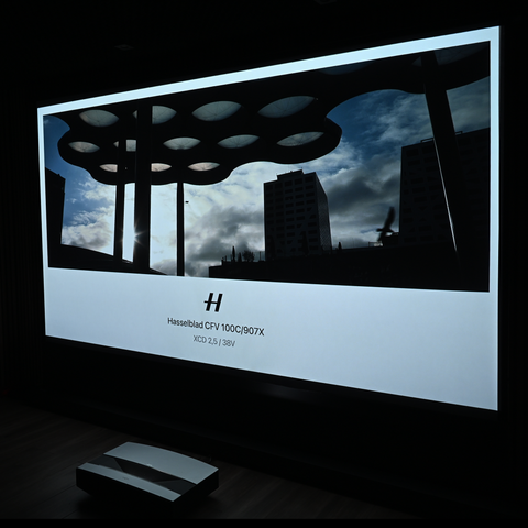 HiViLux® UST/CLR Tension-Motorleinwand – HiViPrism Cinema HDR – Schwarz/Weiß